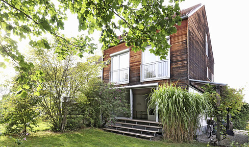 Stil, Licht und Natur - Architekten-Haus mit romantischem Garten in TOPLAGE von privat