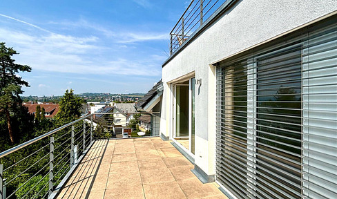 Luxurious top floor with lake view - biologically modernized & 2 sun terraces