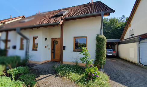 Pretty semi-detached house *commission-free* in Lohmar-Heide