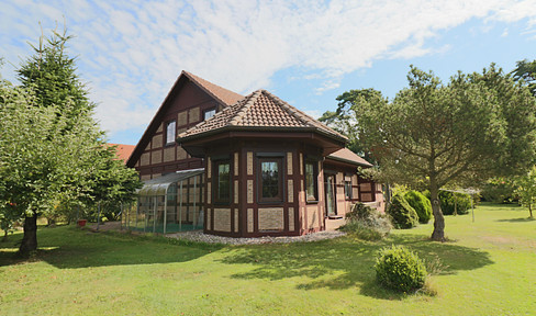 Well-kept half-timbered detached house in an idyllic location