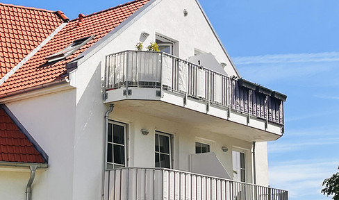 Helle 3 Zimmer-Dachgeschosswohnung mit Balkon und Stellplatz in Rethwisch