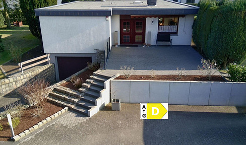Bungalow with Rhine views - large plot of land - no realtor fees.