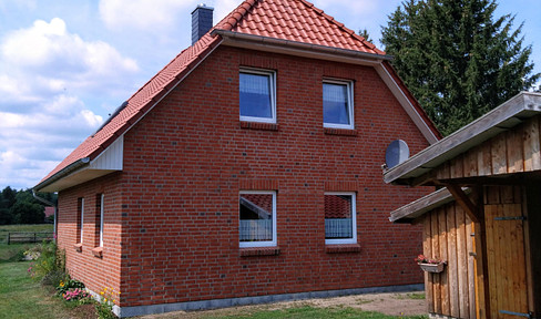 Detached house with 1.1 ha of rounded green space in Heidhof - Dömitz