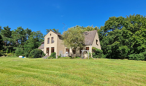 HOUSE OF MANY POSSIBILITIES in the countryside, in a rural area, near the forest and easily accessible.