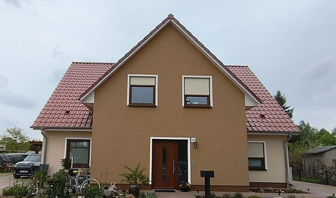 Energy-efficient and modern semi-detached house for rent, ideal for families.