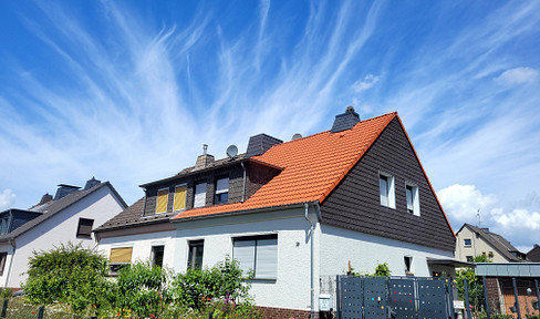 Charming semi-detached house with beautiful garden in a pleasant residential area near the forest