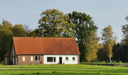 Grundstück in hervorragender Lage mit  Altbestandhaus  - Neubebauung möglich