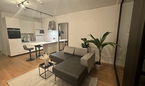 Permanent: 2-room apartment with skyline view & premium furnishings near Alexanderplatz