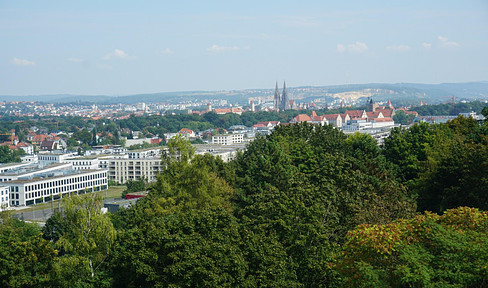 Sanierte, moderne 3,5 Zimmer mit Blick über Regensburg