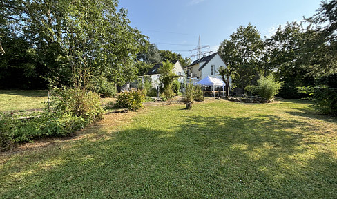 Small paradise with approx. 4000 m² secluded large plot in top location Wiesbaden