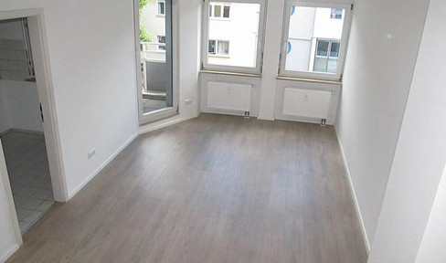 Beautiful, bright, completely renovated 2-room apartment near the Tiergarten