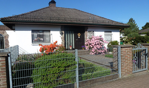 Beautiful corner bungalow with large garden in Eichenzell/ Löschenrod