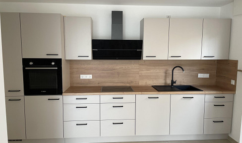 Completely renovated ground floor apartment with garden