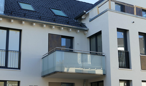 AUBING/LOCHHAUSEN, premium 2-room apartment on the 1st floor in a small residential complex, with EBK and large bathroom