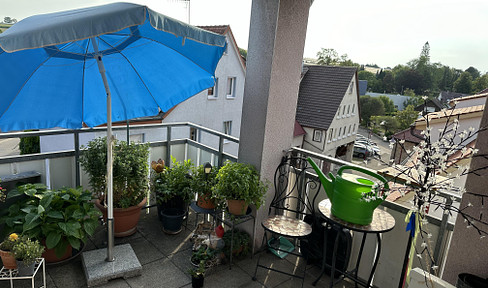 Cozy top floor apartment (maisonette) incl. EBK, balcony and underground parking space in Obersulm