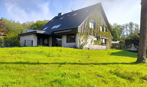 Grosses Wohnhaus  mit grossem Garten und Option auf angrenzendes Bauland in bester Lage in Gifhorn