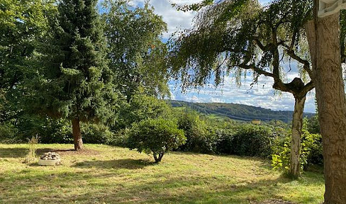 Großzügige Maisonettewohnung im Rohbau + Garten, stadtnah mit unverbaubarem Weitblick