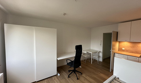 Modern, freshly renovated and furnished apartment to feel at home in