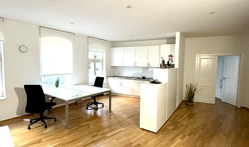 Büro/Praxis in bester Lage in Mitte in hellem ruhigen Innenhof