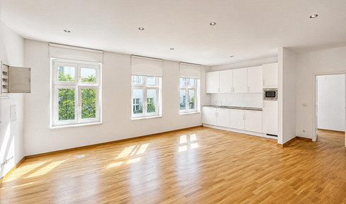Office/practice in a prime location in Mitte in a bright, quiet inner courtyard
