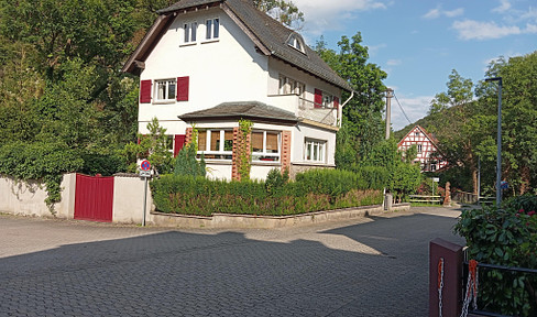 Family home in green suburban location