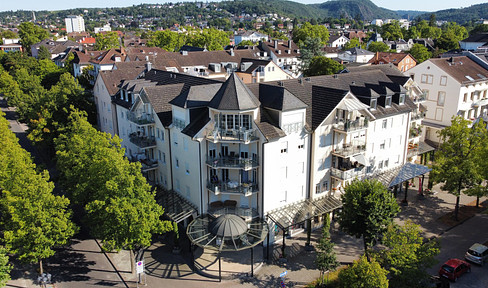 "LAGEJUWEL" TOP DACHGESCHOSSWOHNUNG IM KURGEBIET | TIEFGARAGE | LIFT | EINBAUKÜCHE