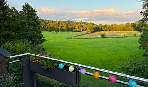 Bright top floor apartment on the "Schmalen Aue" with an unobstructed view of nature