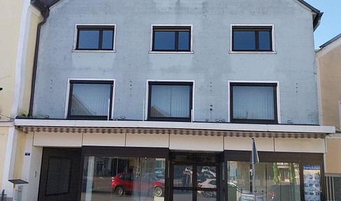 Residential and commercial building for sale in the center of Hengersberg