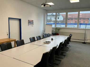 *Warehouses and production halls for rent in a modern and divisible industrial estate