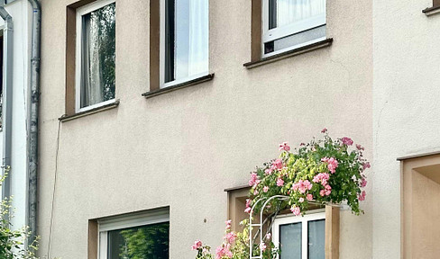 Friendly 7-room terraced house in Cologne Poll