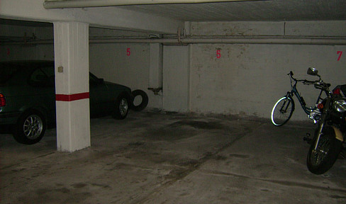 Underground parking space near Elbe shopping center