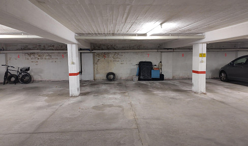 Underground parking space near Elbe shopping center