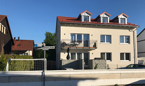 Beautiful first floor apartment with private garden and sun terrace in Unterschleißheim-Lohhof