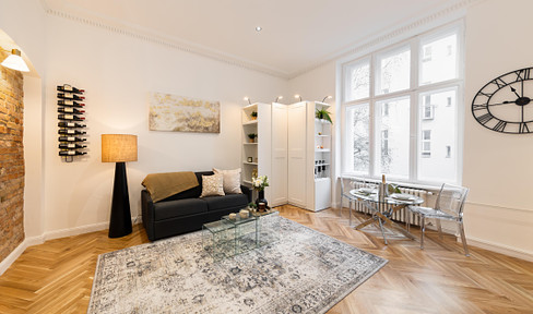 First occupancy in Berlin-Mitte: Modernized old building, furnished and ready to move in!