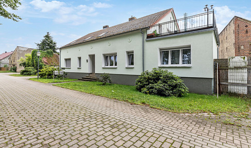 Four-sided courtyard