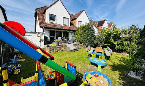 Charmante Doppelhaushälfte in Zentrumsnähe mit Garten, Garage und Einbauküche