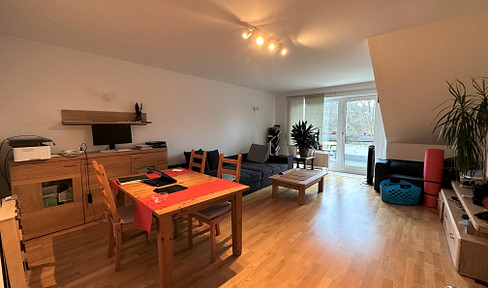 Attraktive 2-Zimmer Dachgeschoss-Wohnung mit Balkon und Garage