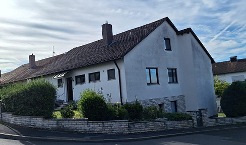 Großes Einfamilienhaus in schöner Lage in Höchberg am Hexenbruch