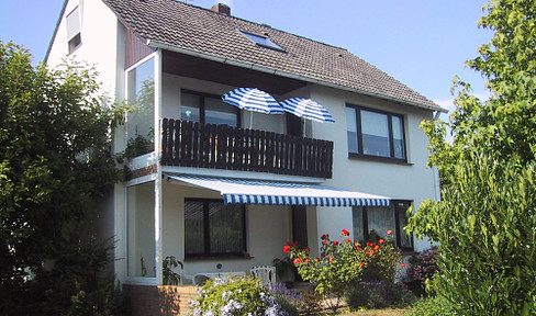 Detached to semi-detached house with large plot in a good residential area of Gehrden