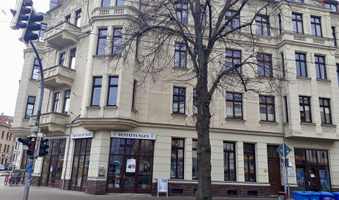 1-room old building charm in the middle of Stadtfeld Ost