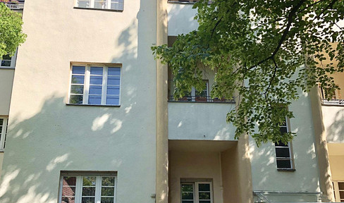 2.5-room apartment with loggia in a quiet location as a capital investment