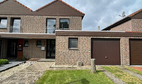 Semi-detached house with sunny garden