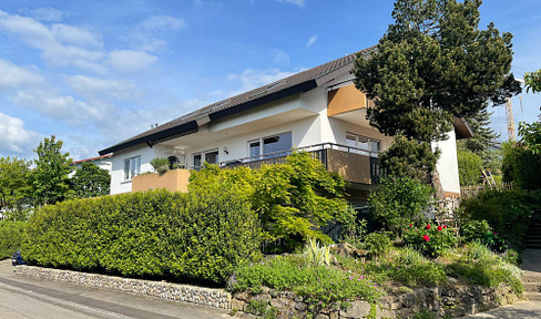 Freistehendes Einfamilienhaus mit schöner Einliegerwohnung, großem Garten und toller Aussicht