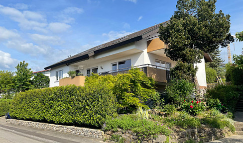 Freistehendes Einfamilienhaus mit schöner Einliegerwohnung, großem Garten und toller Aussicht