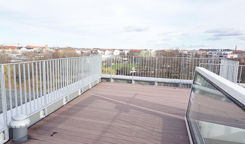 Luxury 4-room penthouse with fantastic panoramic views over Charlottenburg - commission-free!