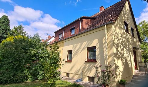 Erstklassige Lage!!! Großer Garten, Doppelhaushälfte- ohne Makler!