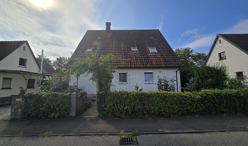 Zweifamilienhaus mit großem Grundstück - Nähe SLK Klinikum