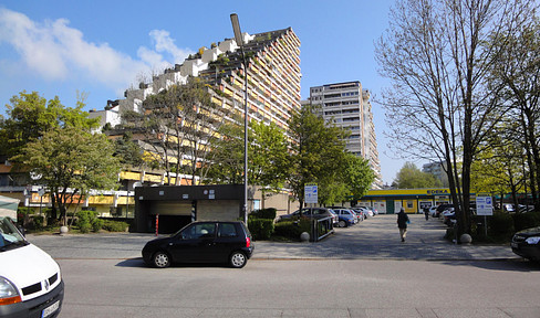 Freier Tiefgaragenstellplatz im Pharaohaus in Bogenhausen (München) auch zur Miete verfügbar