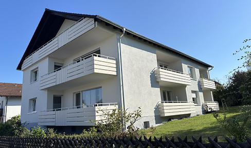 idylische Erdgeschosswohnung mit Panoramafenster  in den Garten