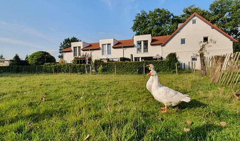 Stadtnah idyllisch gelegenes Reihenhaus mit eigenem Garten auf historischer Hofstelle